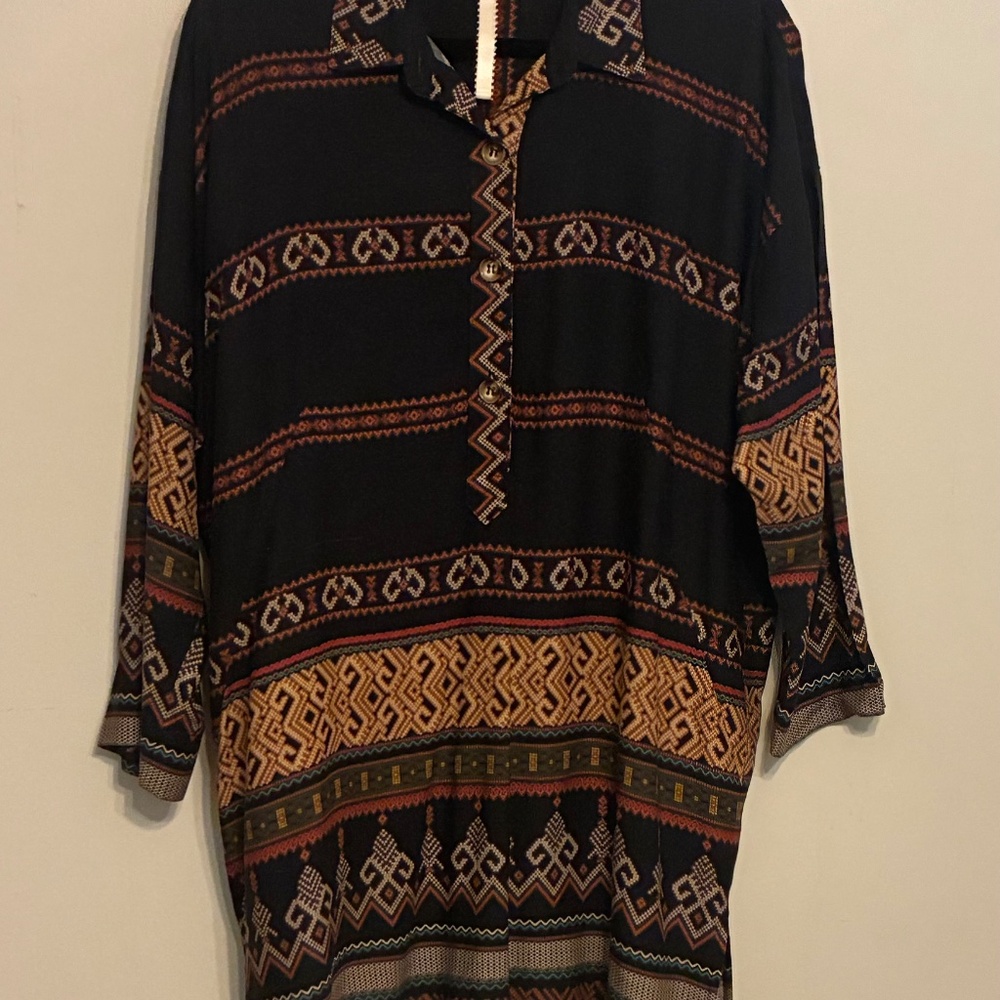 Uncle Frank Brand Tunic style women's blouse size - Medium